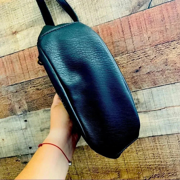 NWOT The Sak Sayulita Leather Saddle Bag - Picture 8 of 10